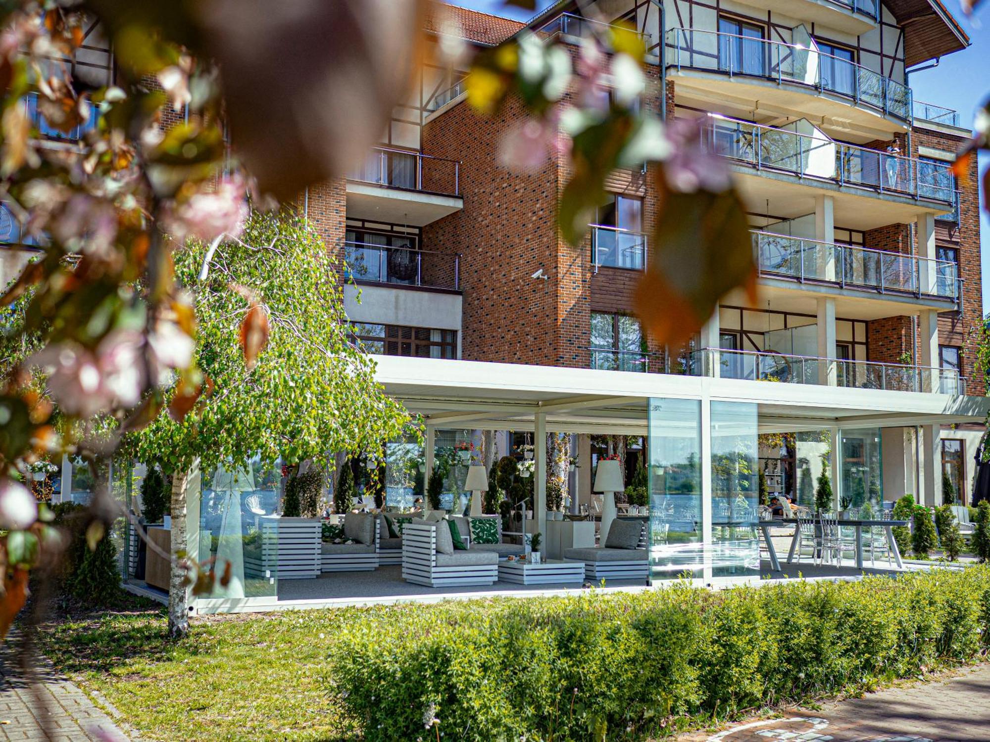 Willa Port Ostróda Exterior foto The hotel's main entrance